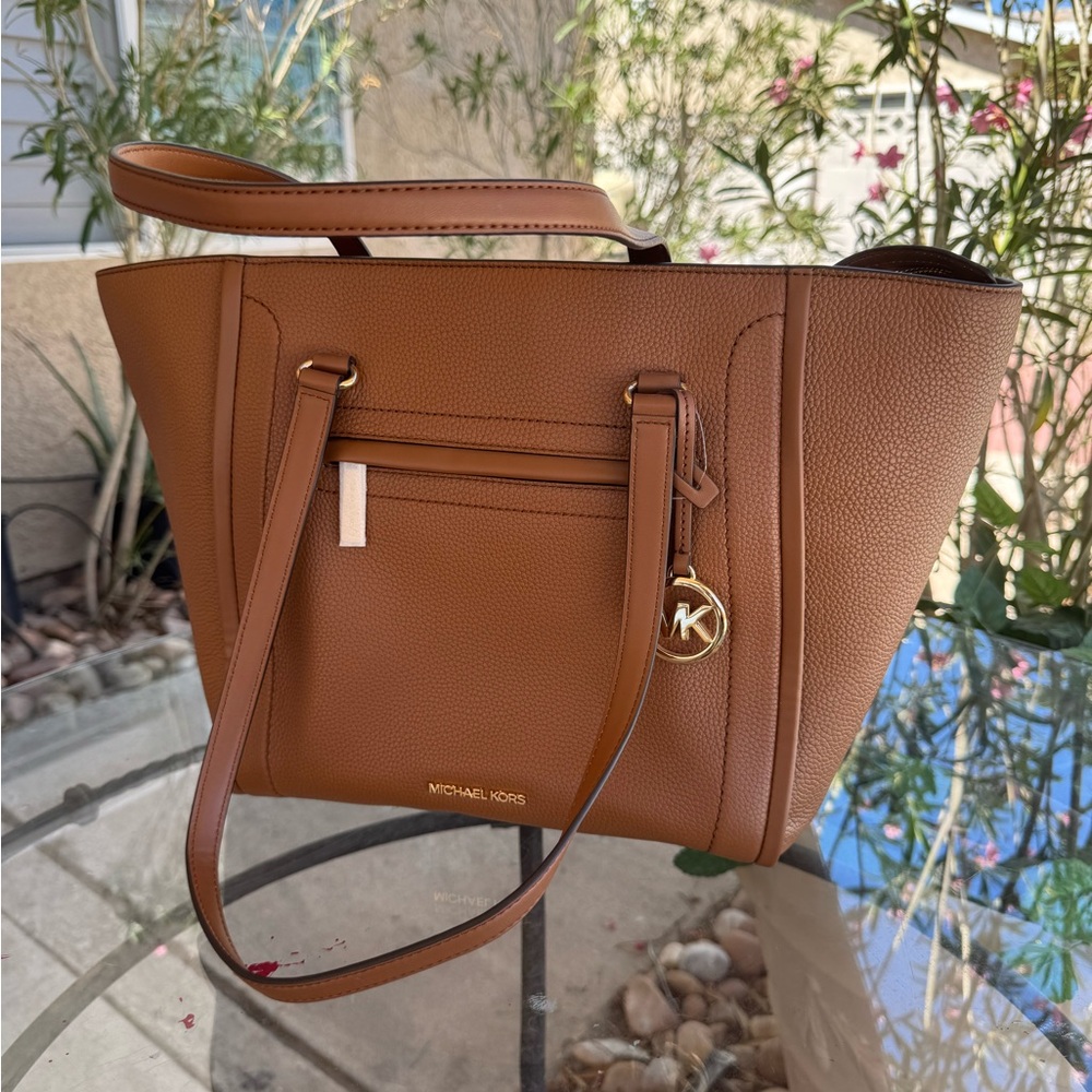 Carine front zip leather tote luggage - Picture 10 of 11